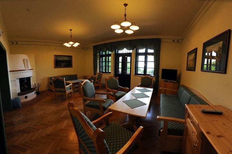Hotel Svaty Tomas Přední Výtoň 외부 사진